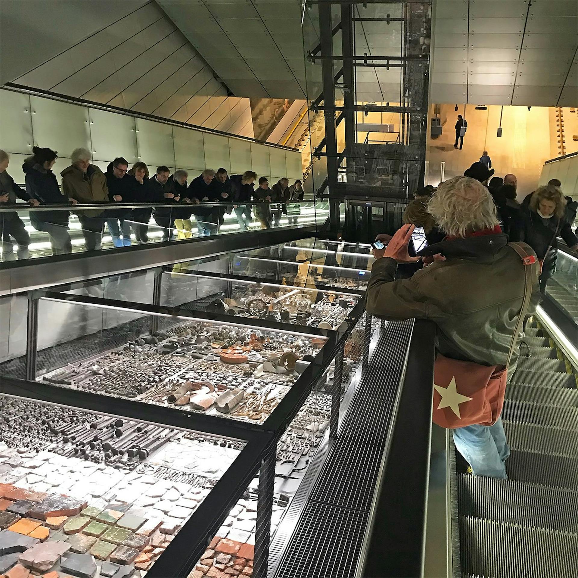 De opgravingen van het project Below the surface op station Rokin in Amsterdam