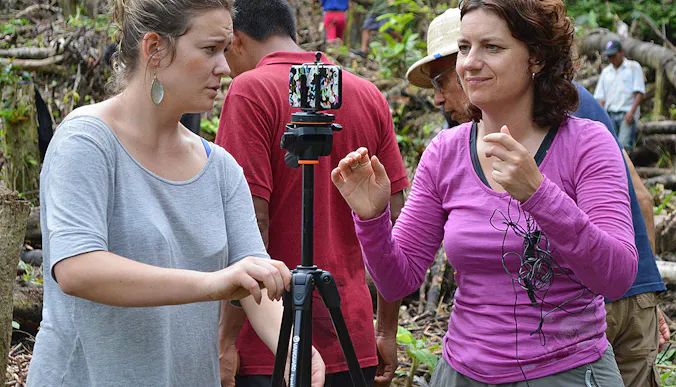100 Reporters-app door onze venture Hack The Planet
