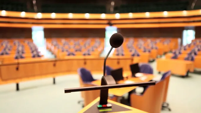 Het spreekgestoelte in de Tweede Kamer