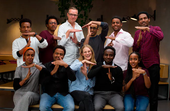 Eritreeërs met mensen van de Travis Foundation