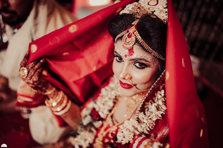 Tayra Tikli with bride