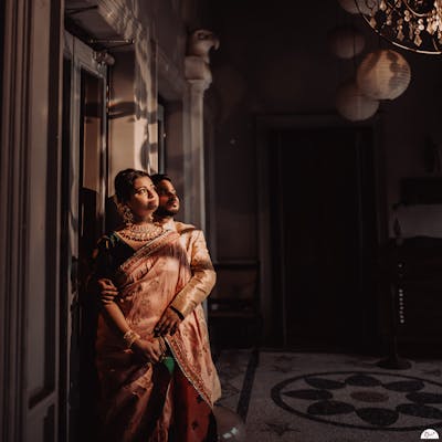 beautiful couple photoshoot pose