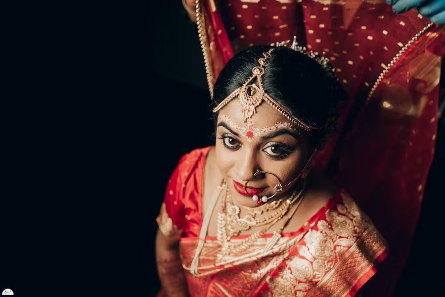 Bride with Bengali traditional jewelery pic