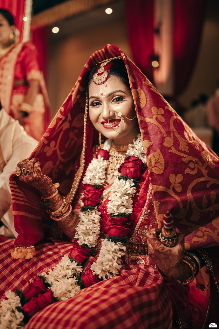 beautiful bridal makeup of bengali bride