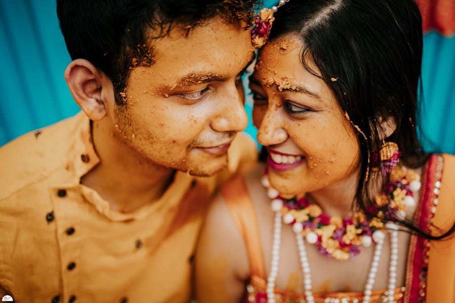 gaye holud couple