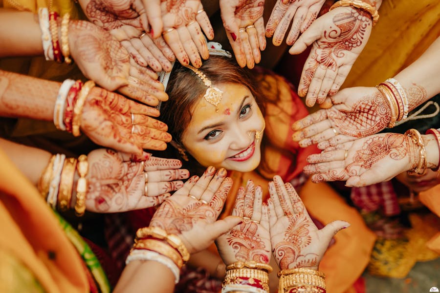 dramatic haldi poses for brides