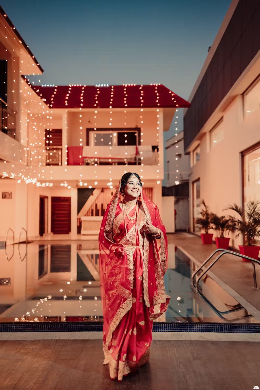 Bengali bride in benarasi saree