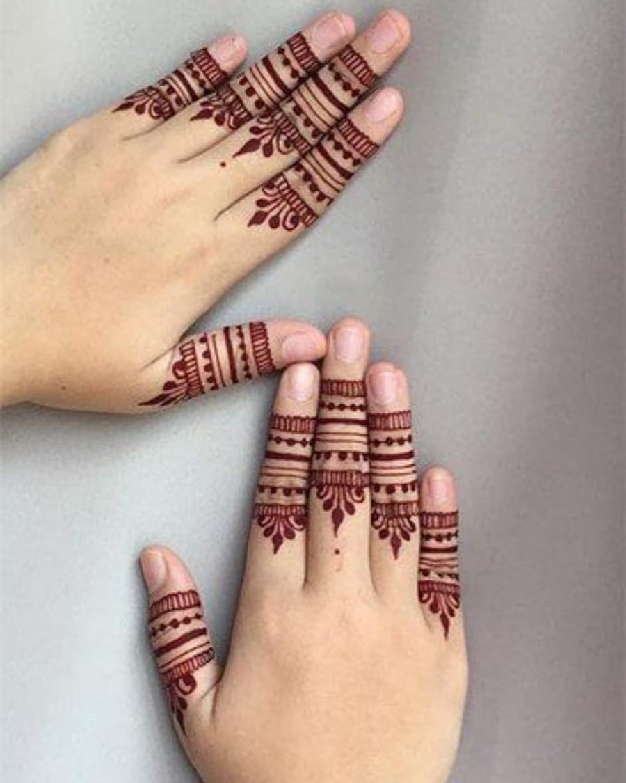 line & dots finger mehndi design