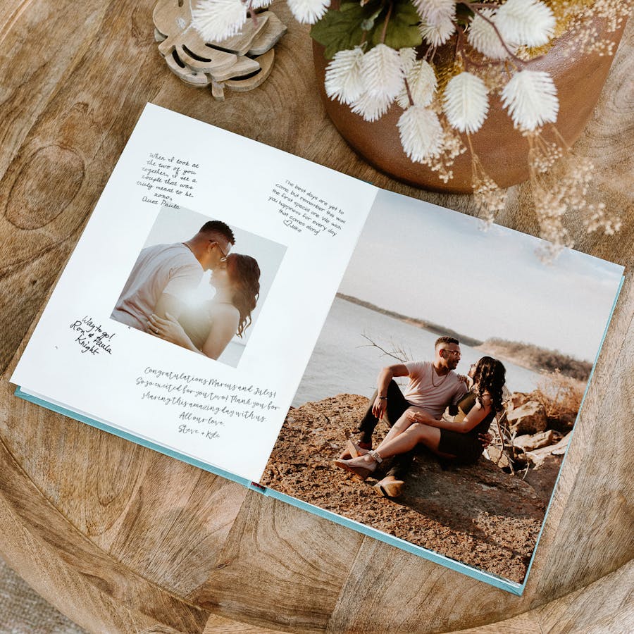 Creative ideas to use engagement pictures in wedding events