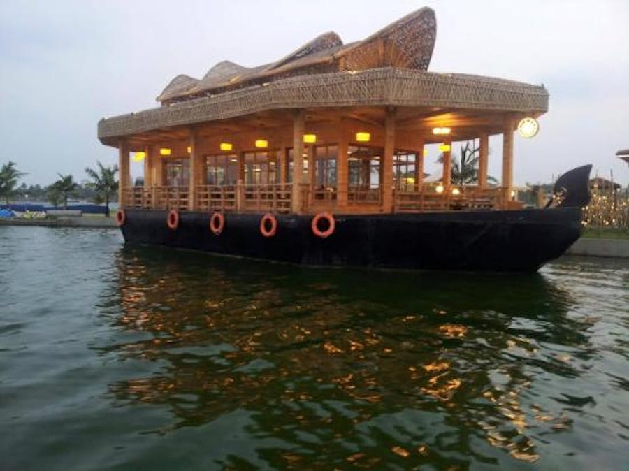 House Boat restaurant in Kolkata