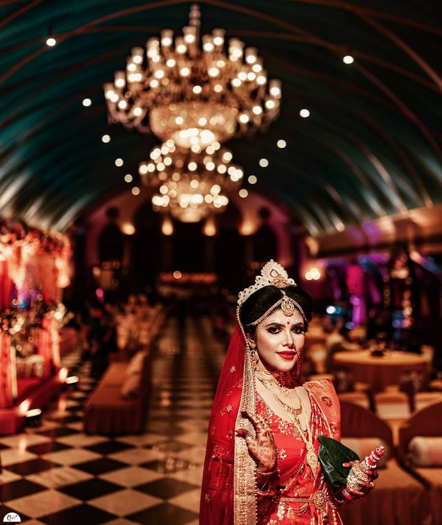 Simplistic bengali bridal mukut