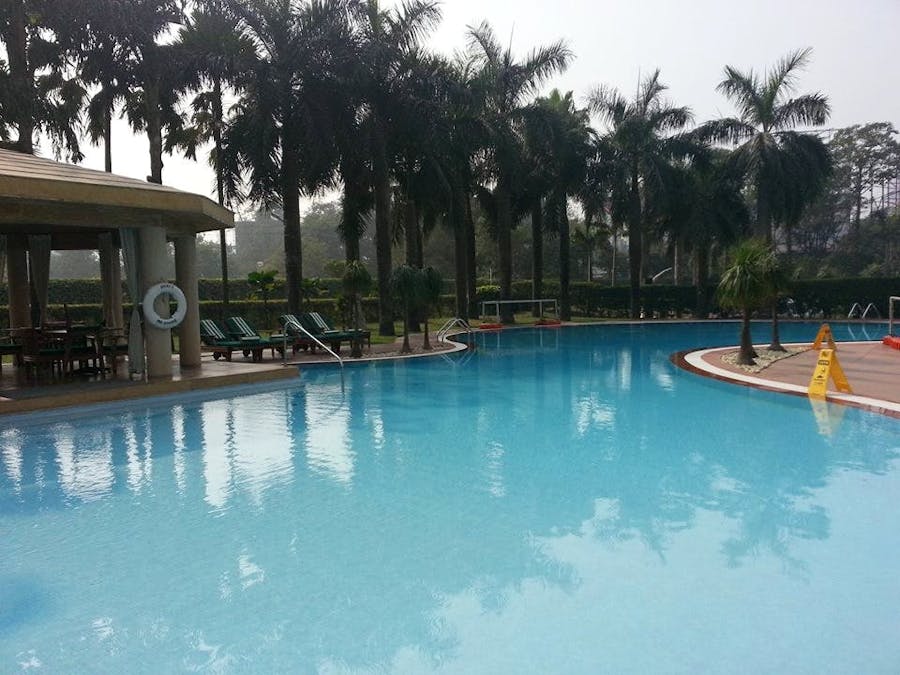 poolside cafe in kolkata