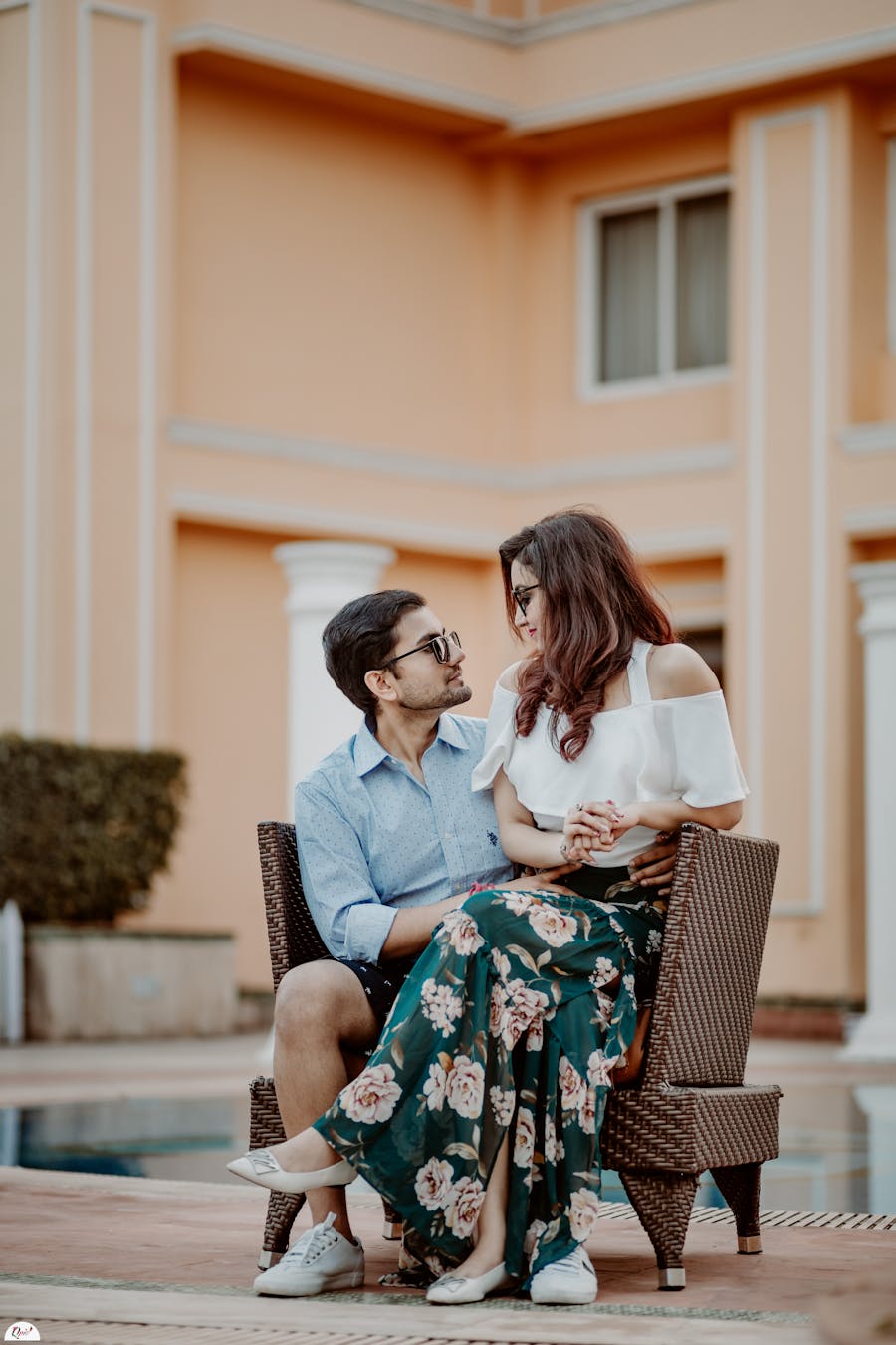 couple for pre wedding photoshoot