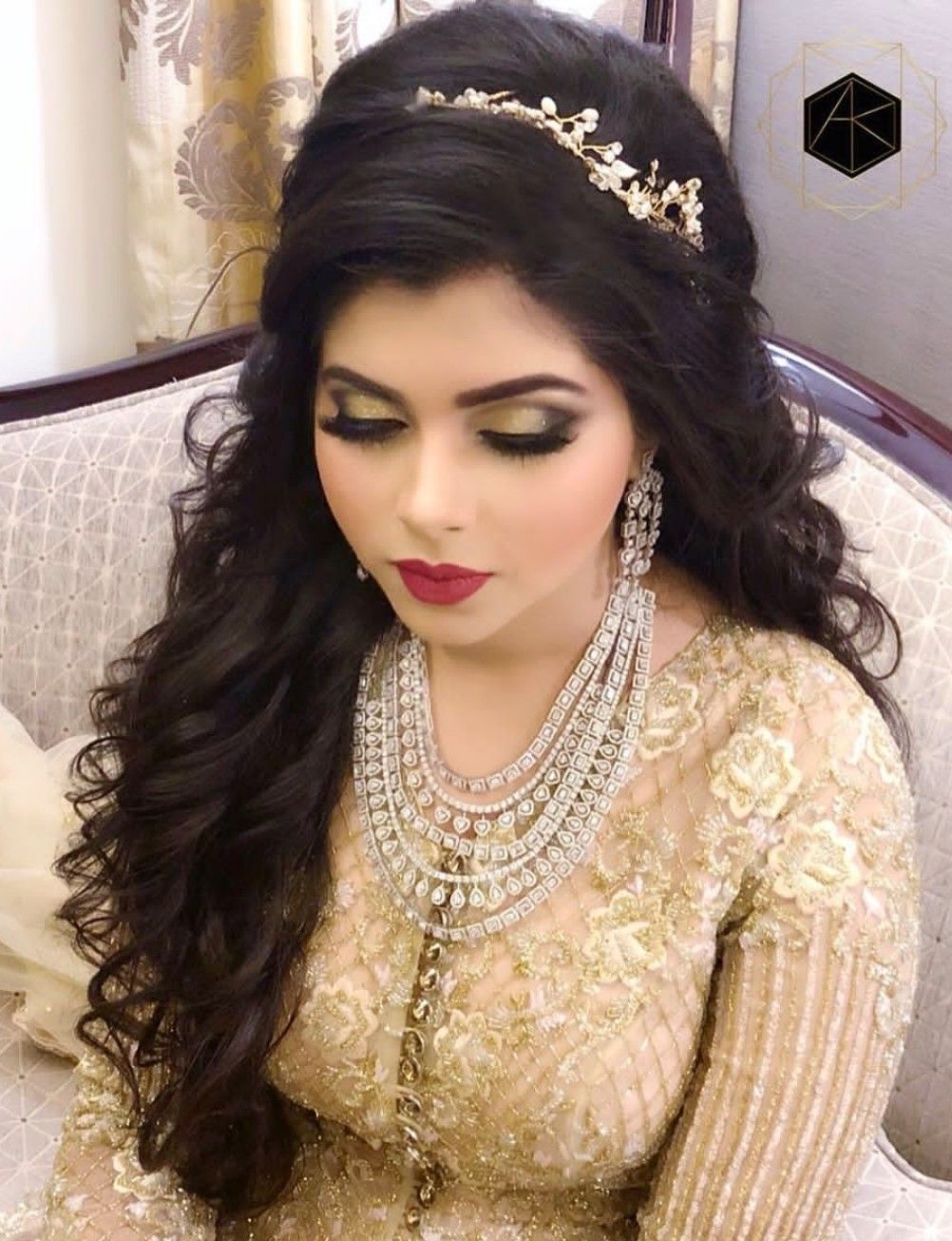 What is the best hairstyle while wearing a ghagra dress? - Quora