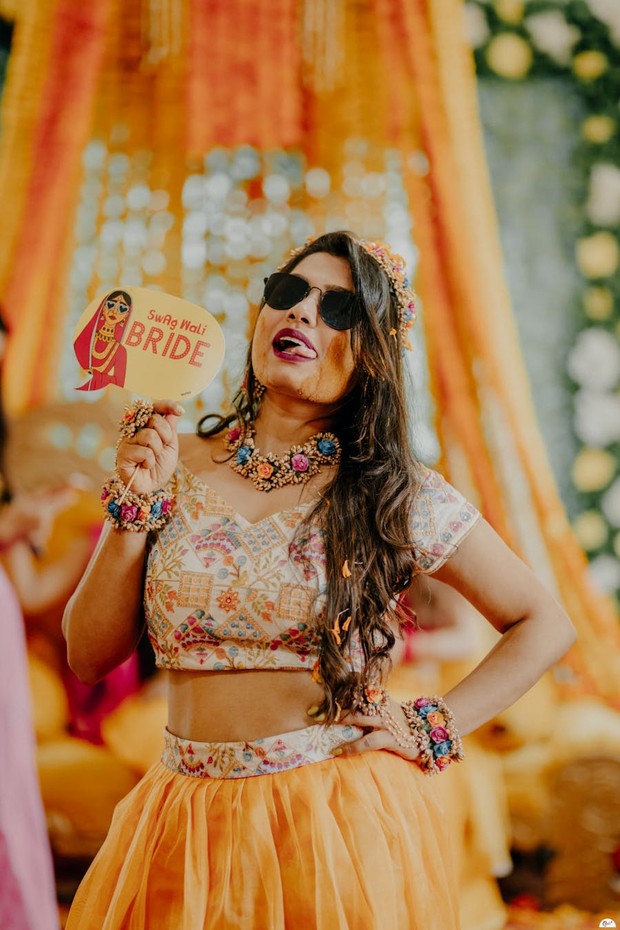 stylish haldi poses for brides