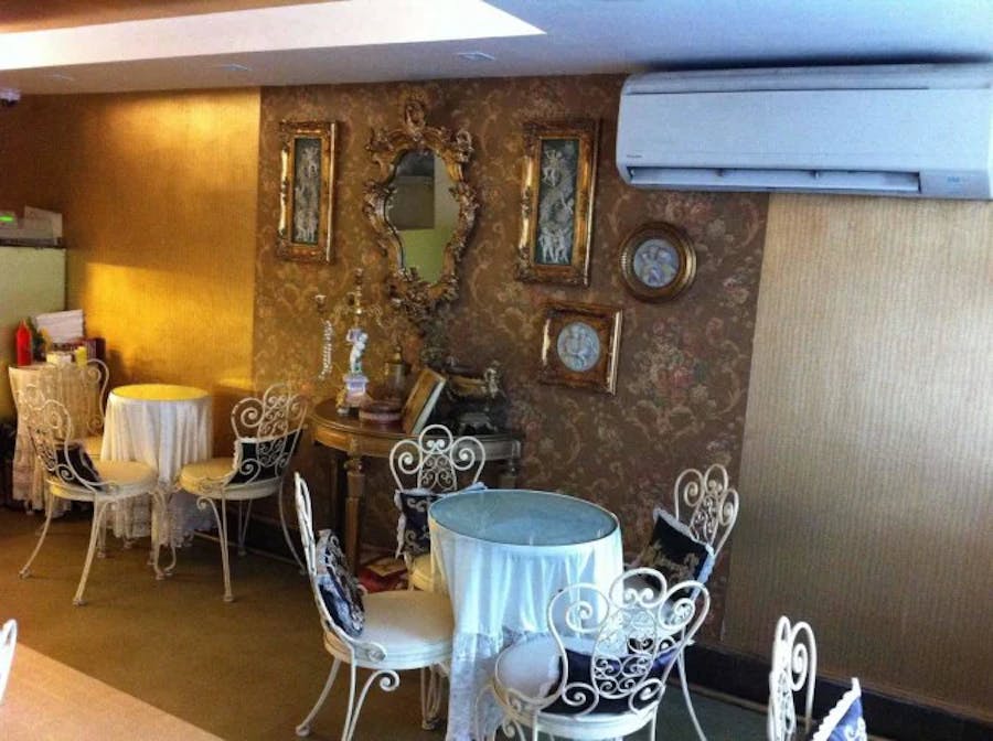 Paris Cafe restaurant