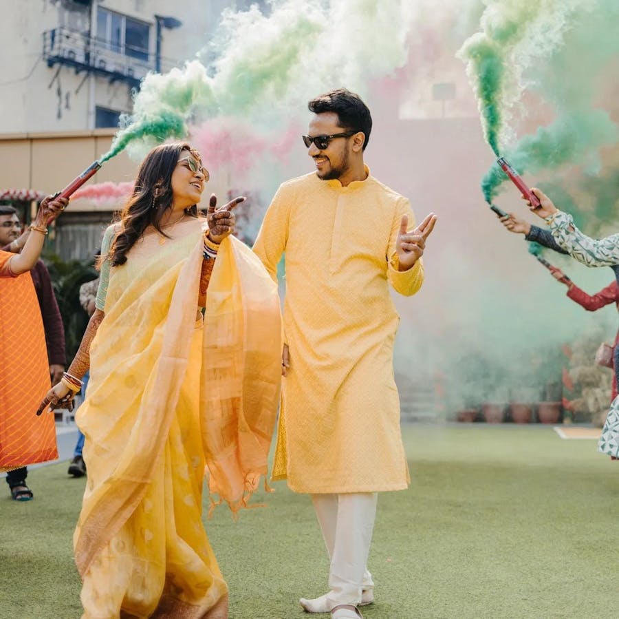 Candid shoot of couples dancing