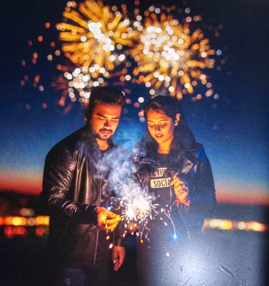 latest indoor pre wedding photoshoot ideas