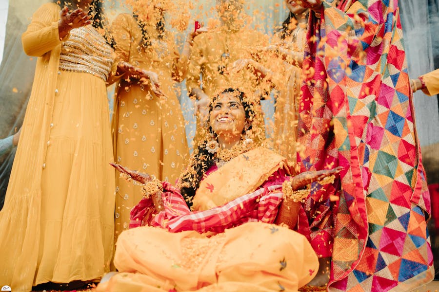 best haldi poses for brides