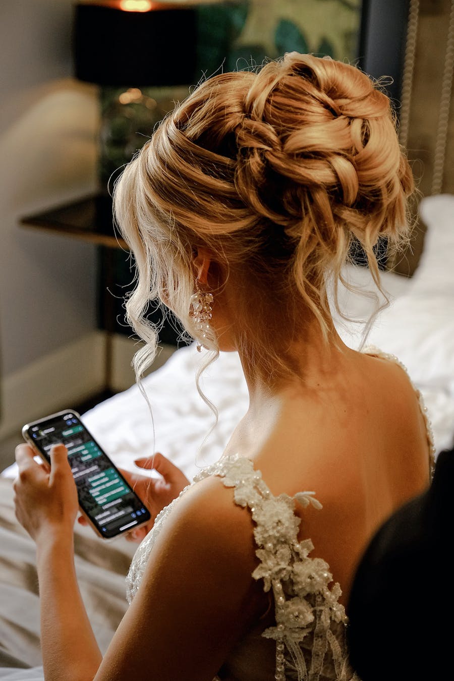 stylish hairstyle for bridesmaids