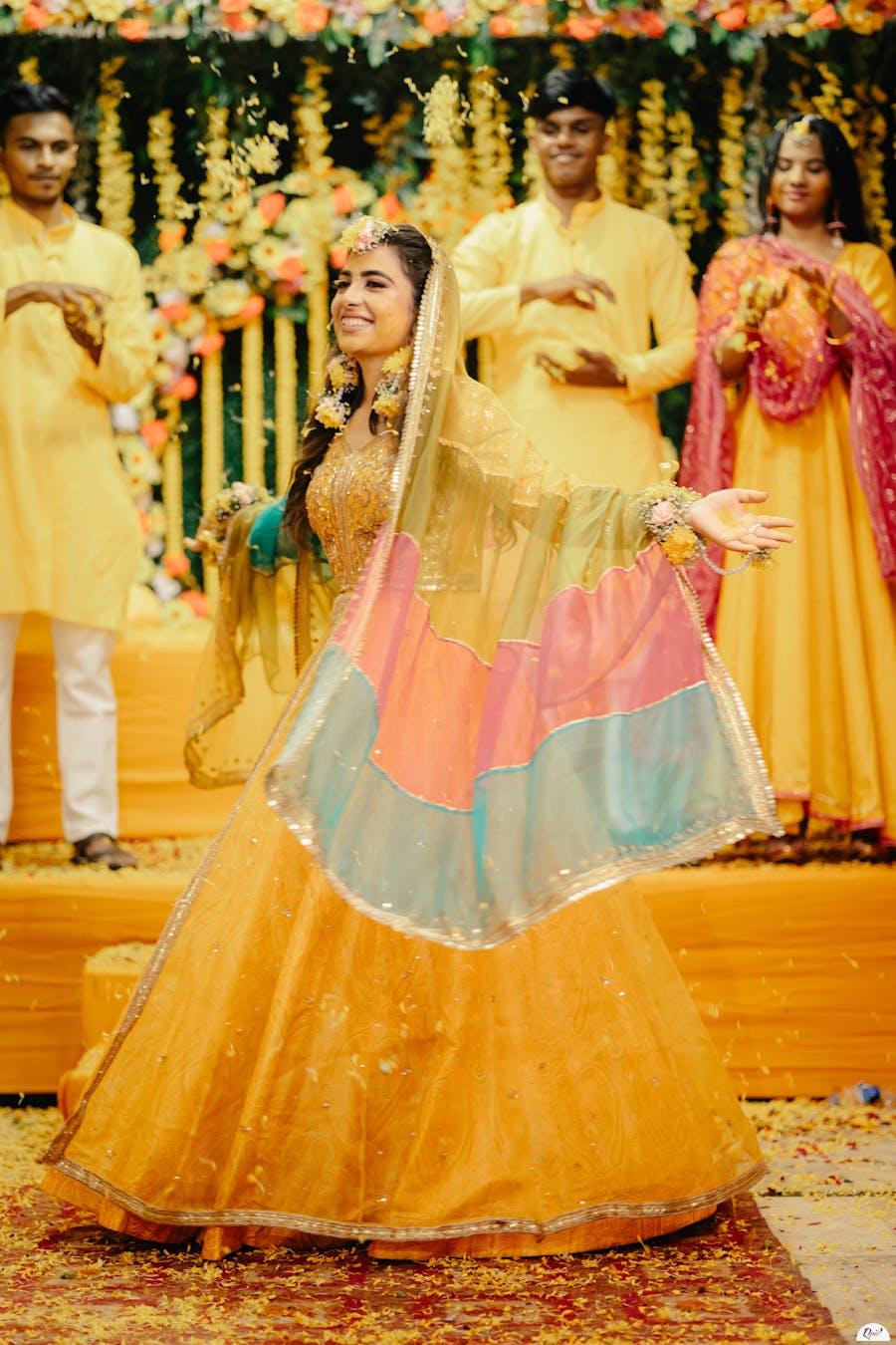 Bride care-free on her haldi pose pic