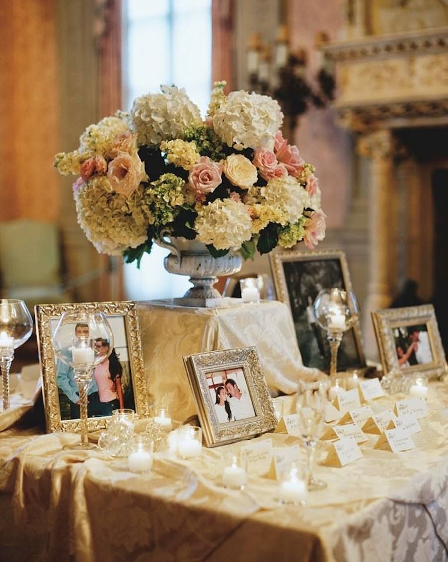 Creative ideas to use engagement pictures in wedding events