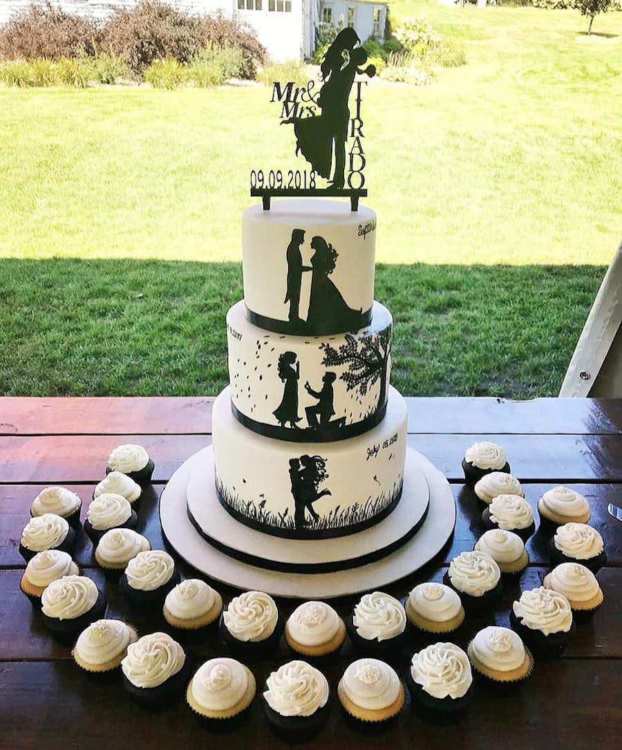 Story telling engagement cakes