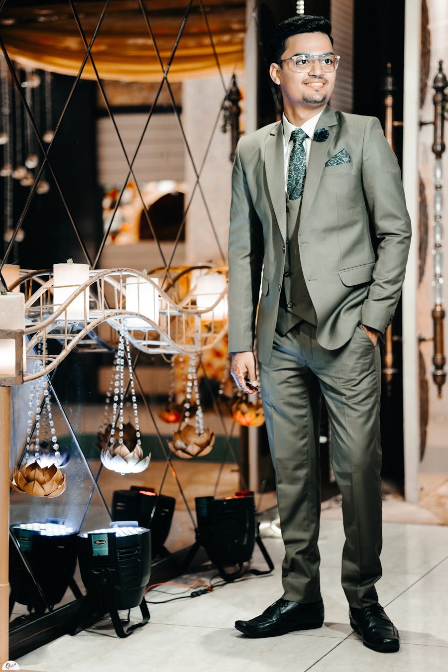 Formal and attractive wedding suit look