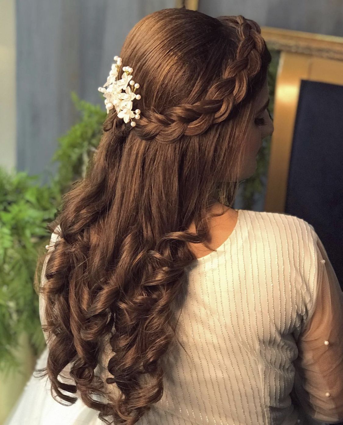 Full Volume Curls On Mehndi Night  Beauty Hair  Makeup  Forum  Weddingwirein