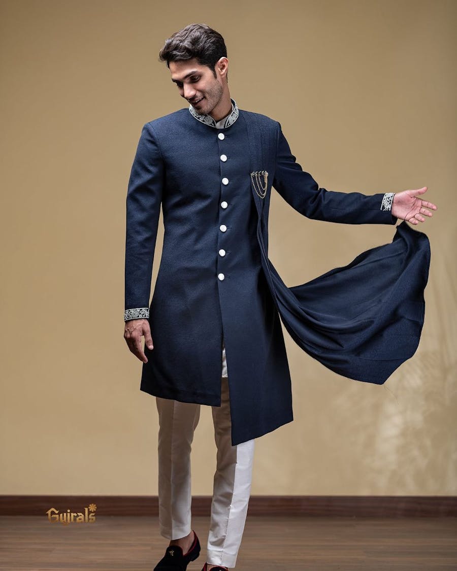Asymetrical achkan