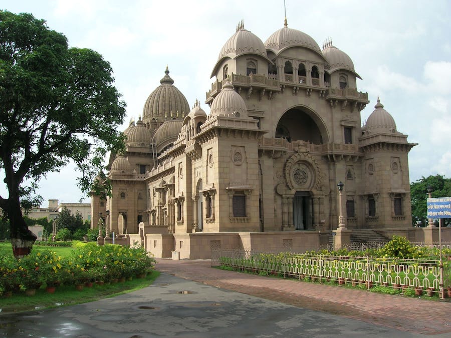 best locations for pre-wedding shoot in Kolkata