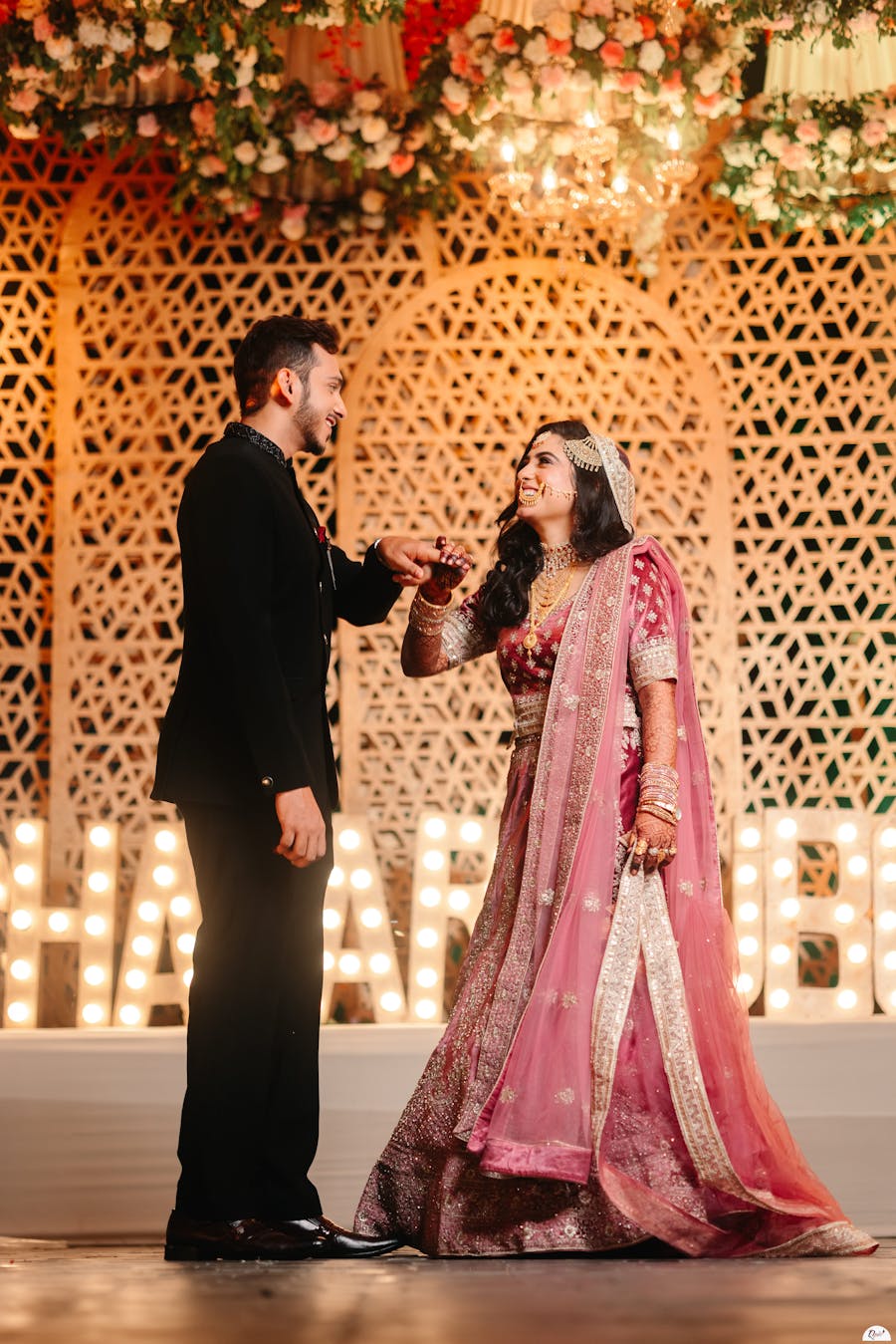 Couple dancing pic