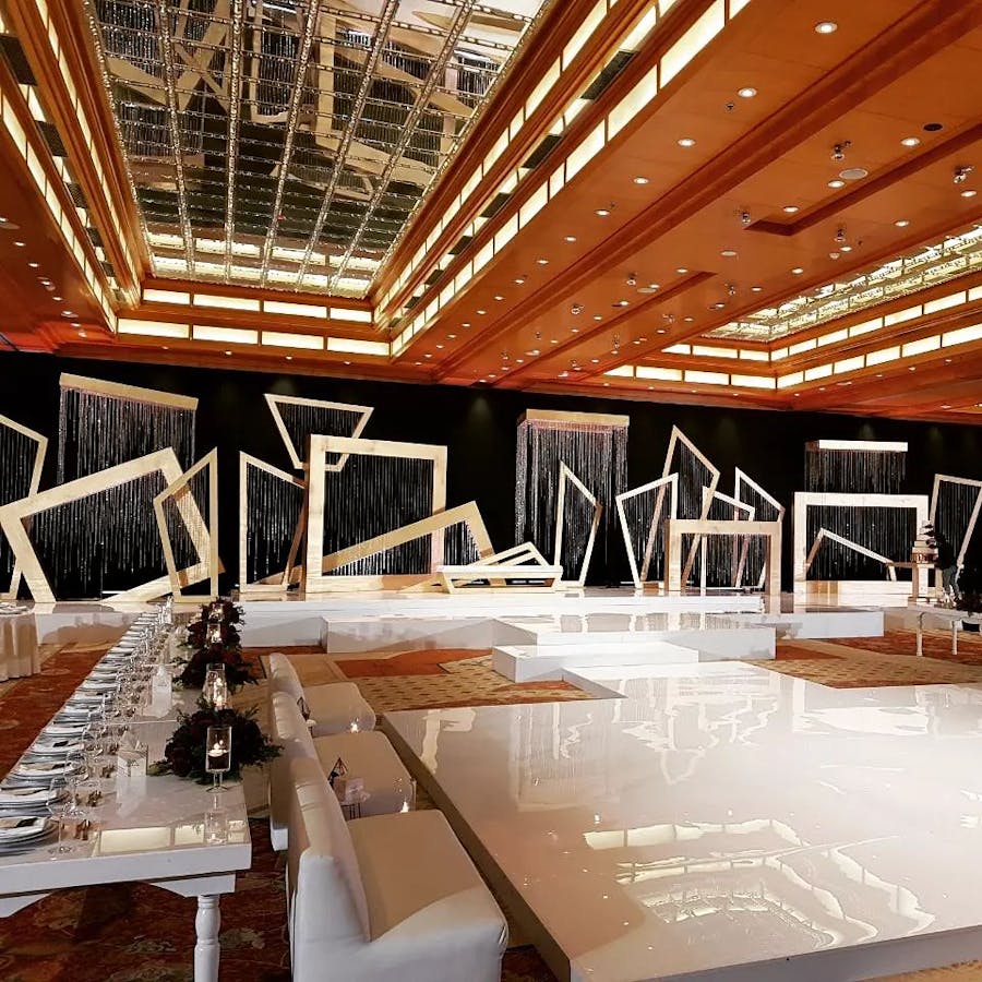 Geometric stage