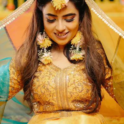 Photo of bride covered in veil