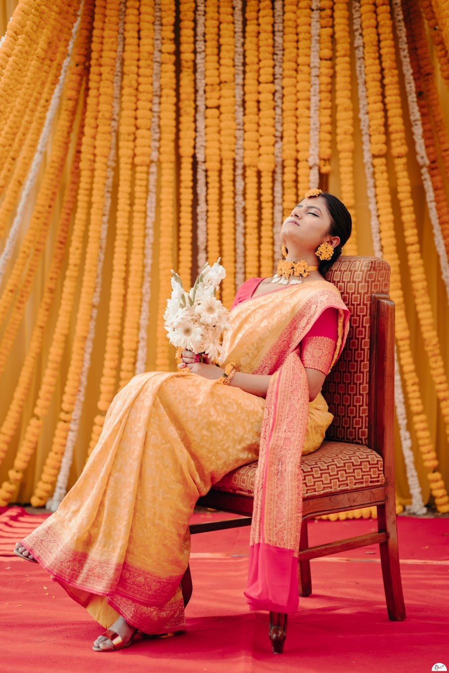 unique haldi poses for brides