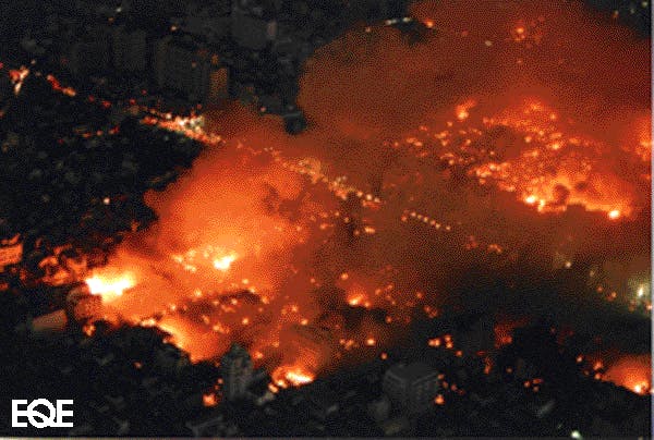 Fire in Central Kobe, 1995 Kobe, Japan Earthquake.gif