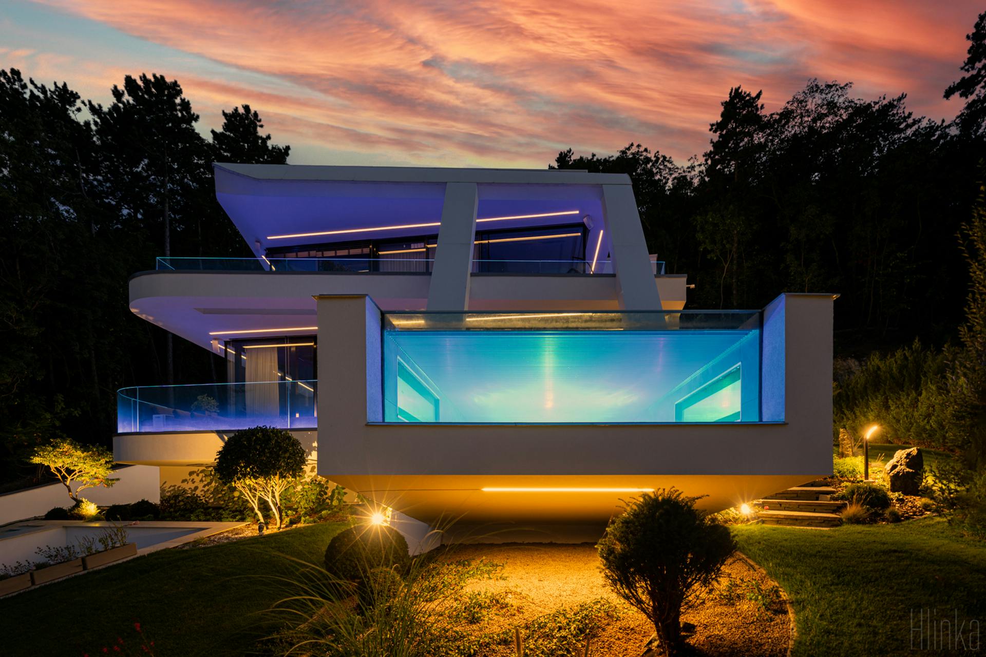 Konzol-villa a budai hegyoldalban