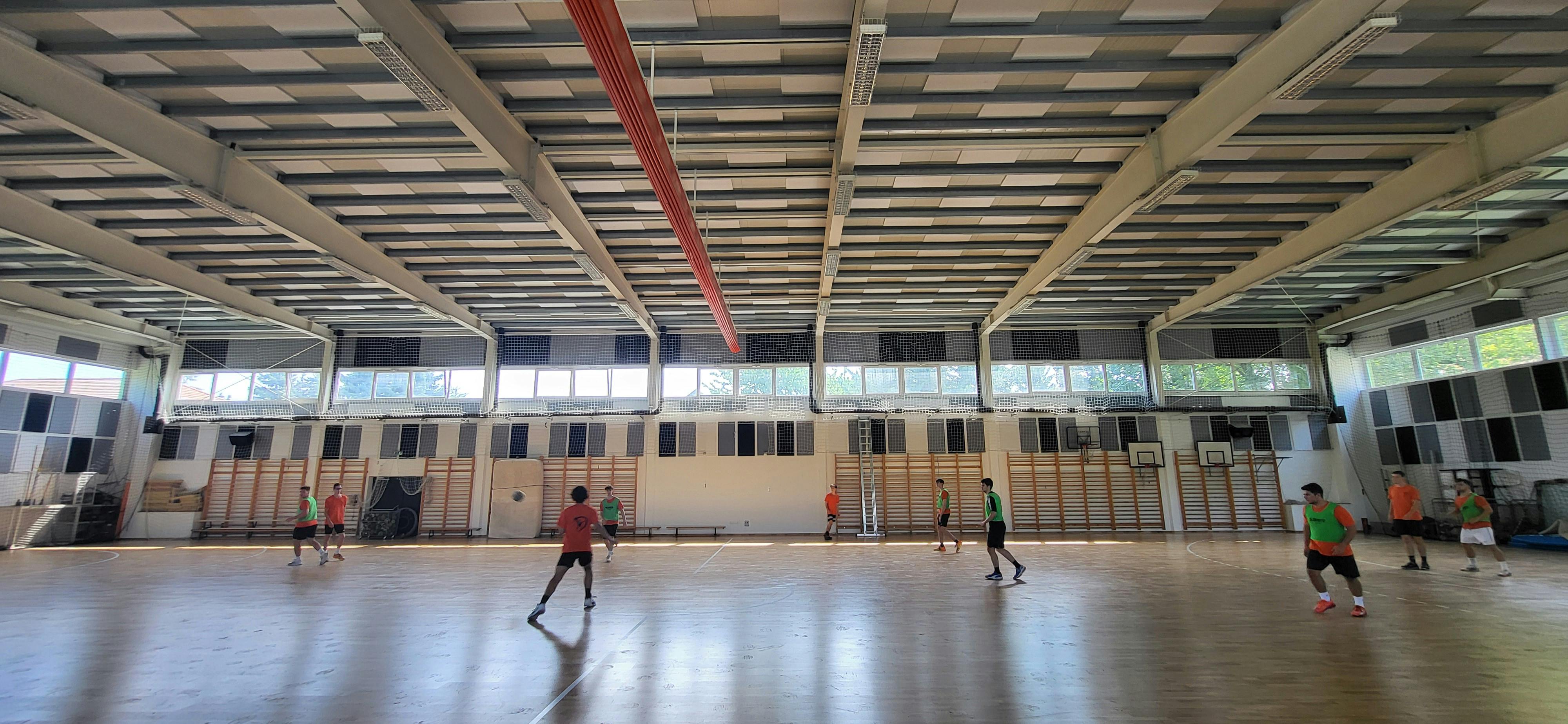 Tempo kézilabda csarnok akusztikai korszerűsítése