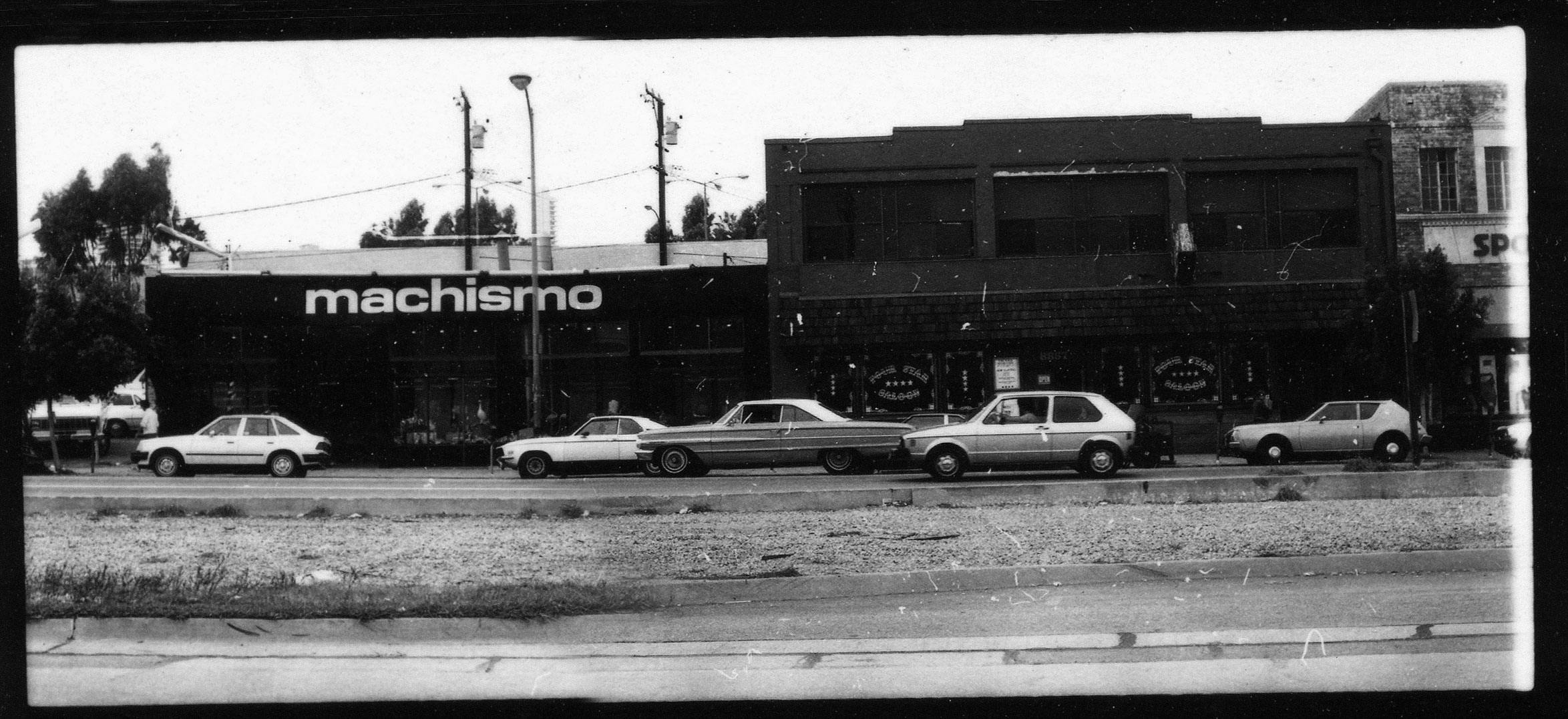 Four Star Saloon on right, 1982