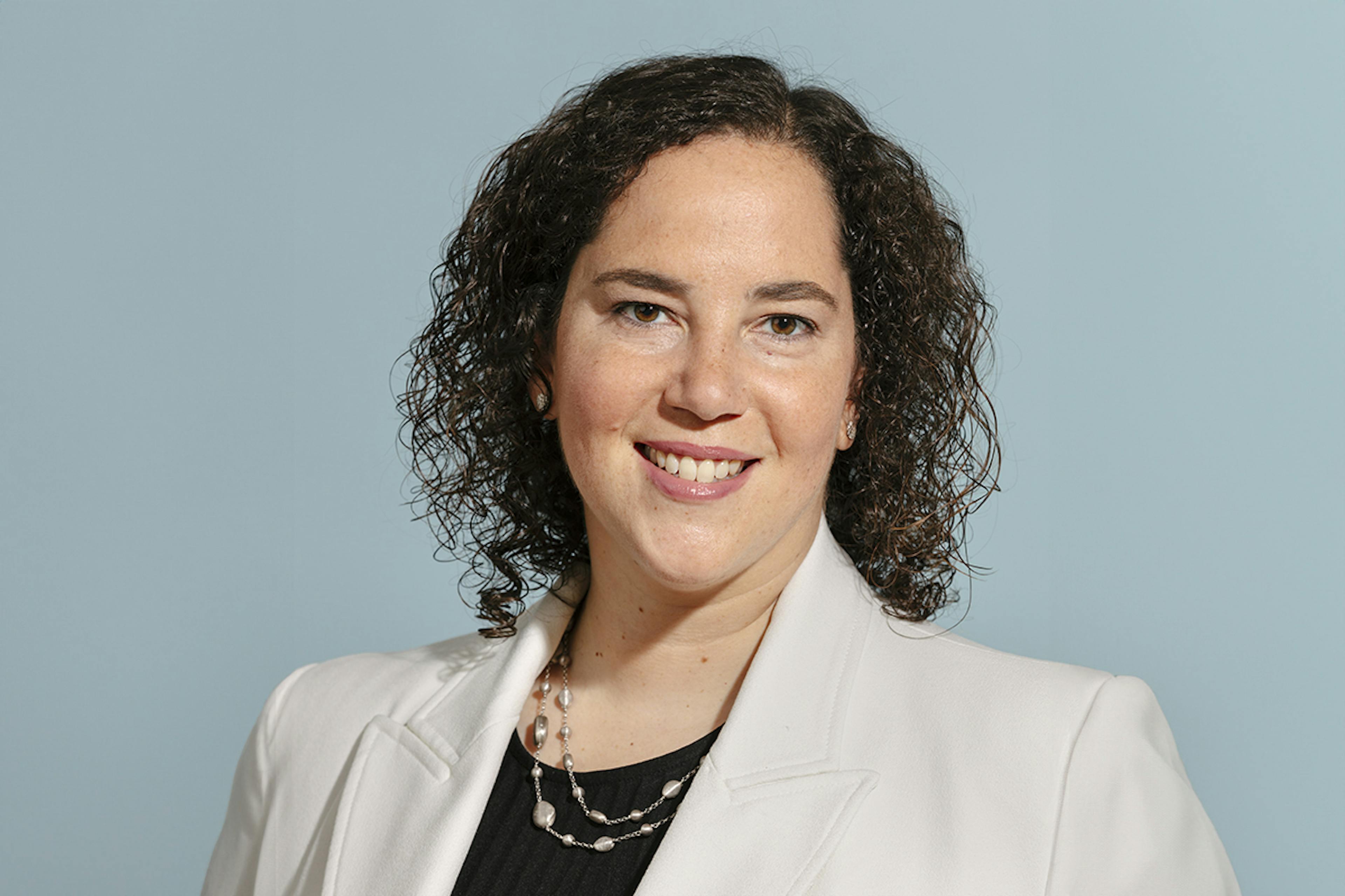 Adina Holzman bio headshot