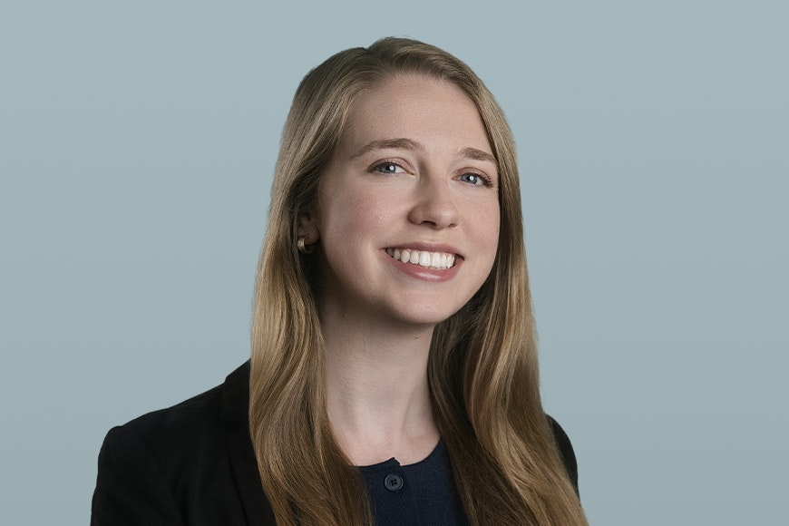 Emma Russell Headshot