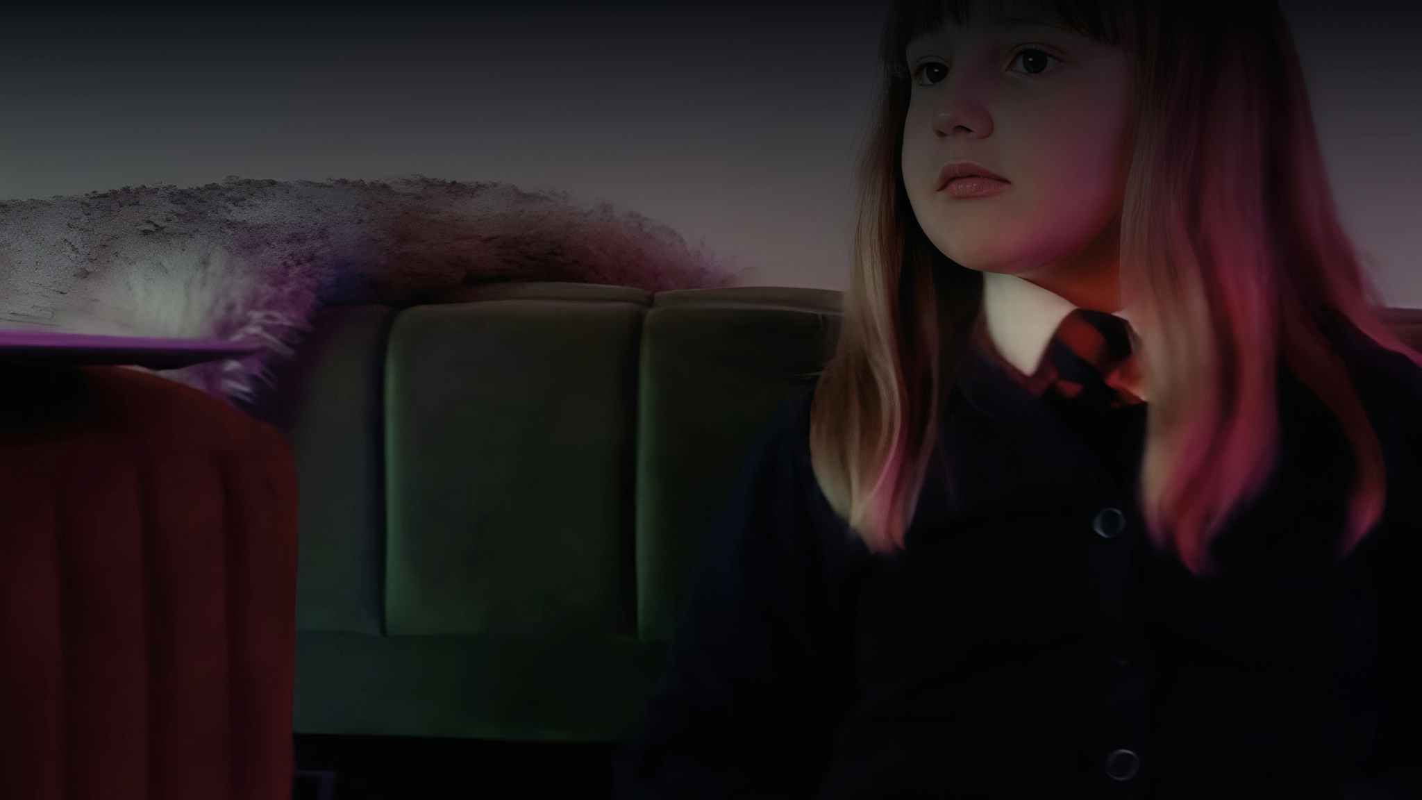 girl playing piano online