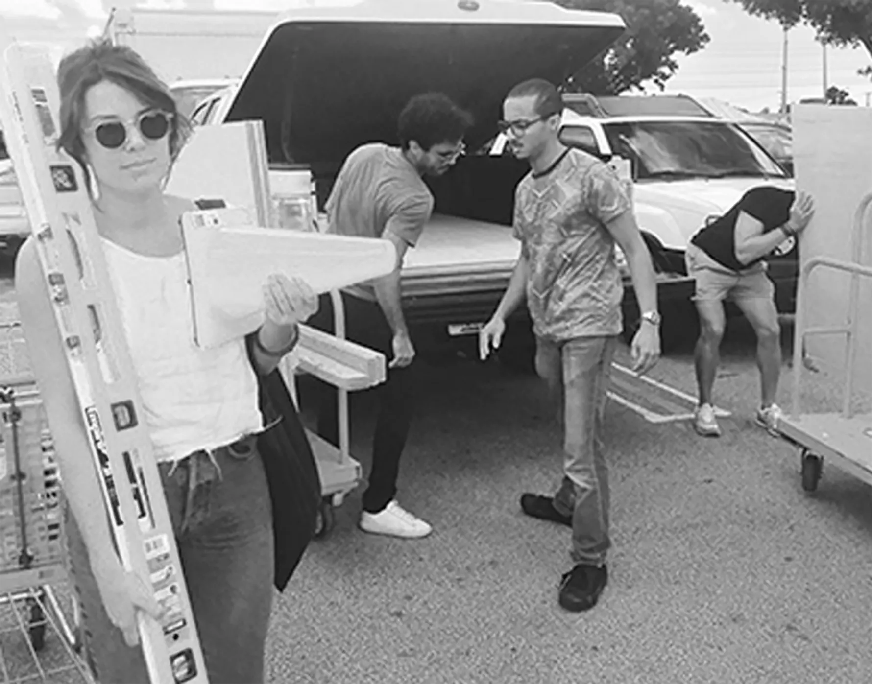 Tan Cerca, Tan Lejos Photo #1