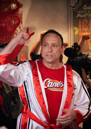 Joey Chestnut showing out
