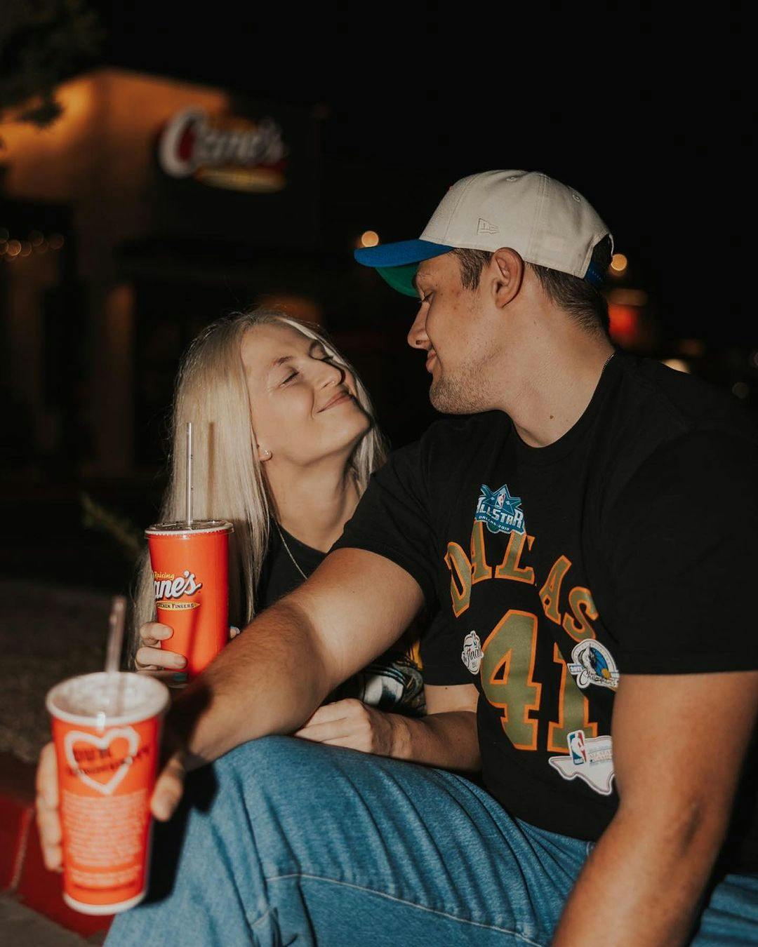 @lizaphor and her boyfriend sharing a moment at Cane's