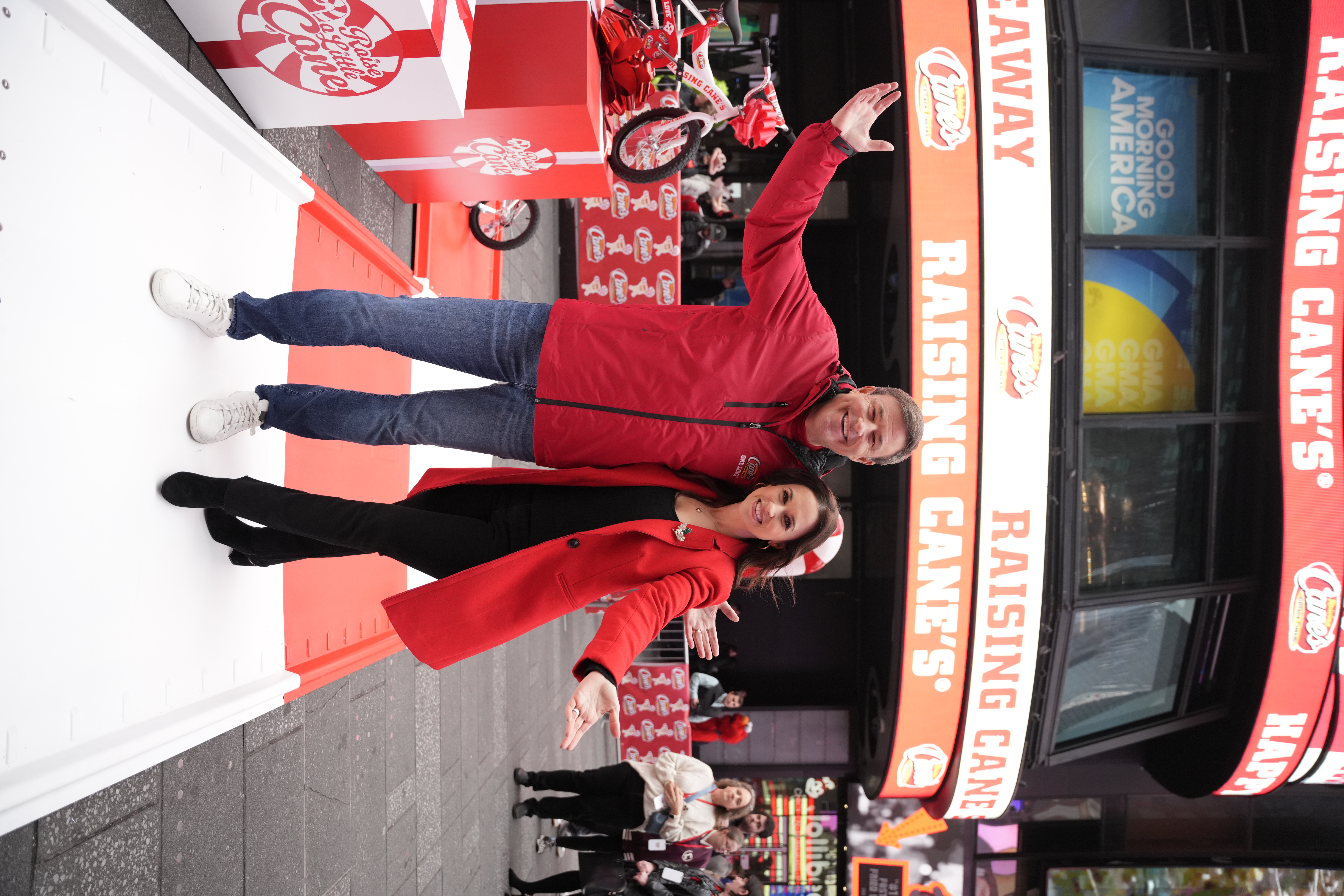 Todd Graves and Lacey Chabert