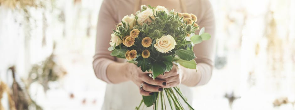 Online (rouw)bloemen, boeketten en planten bestellen en laten bezorgen in de regio Harelbeke. 