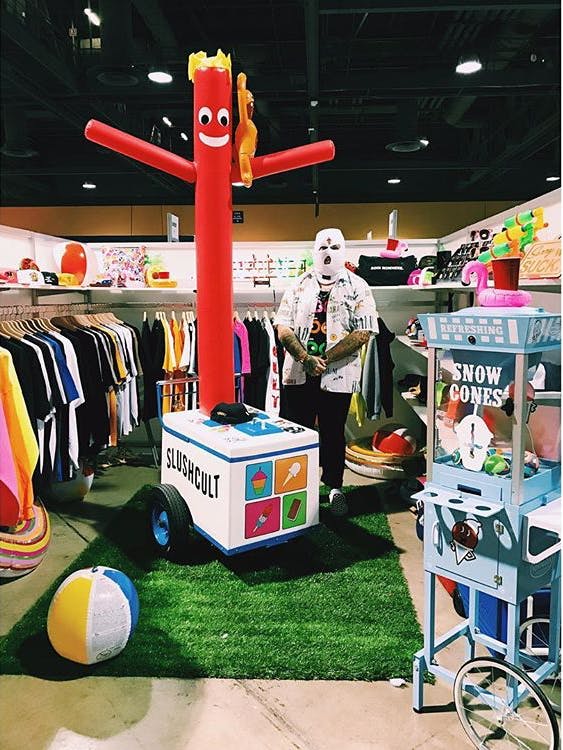 inflatable blowup man with t-shirt racks inflatable blowup man with t-shirt racks