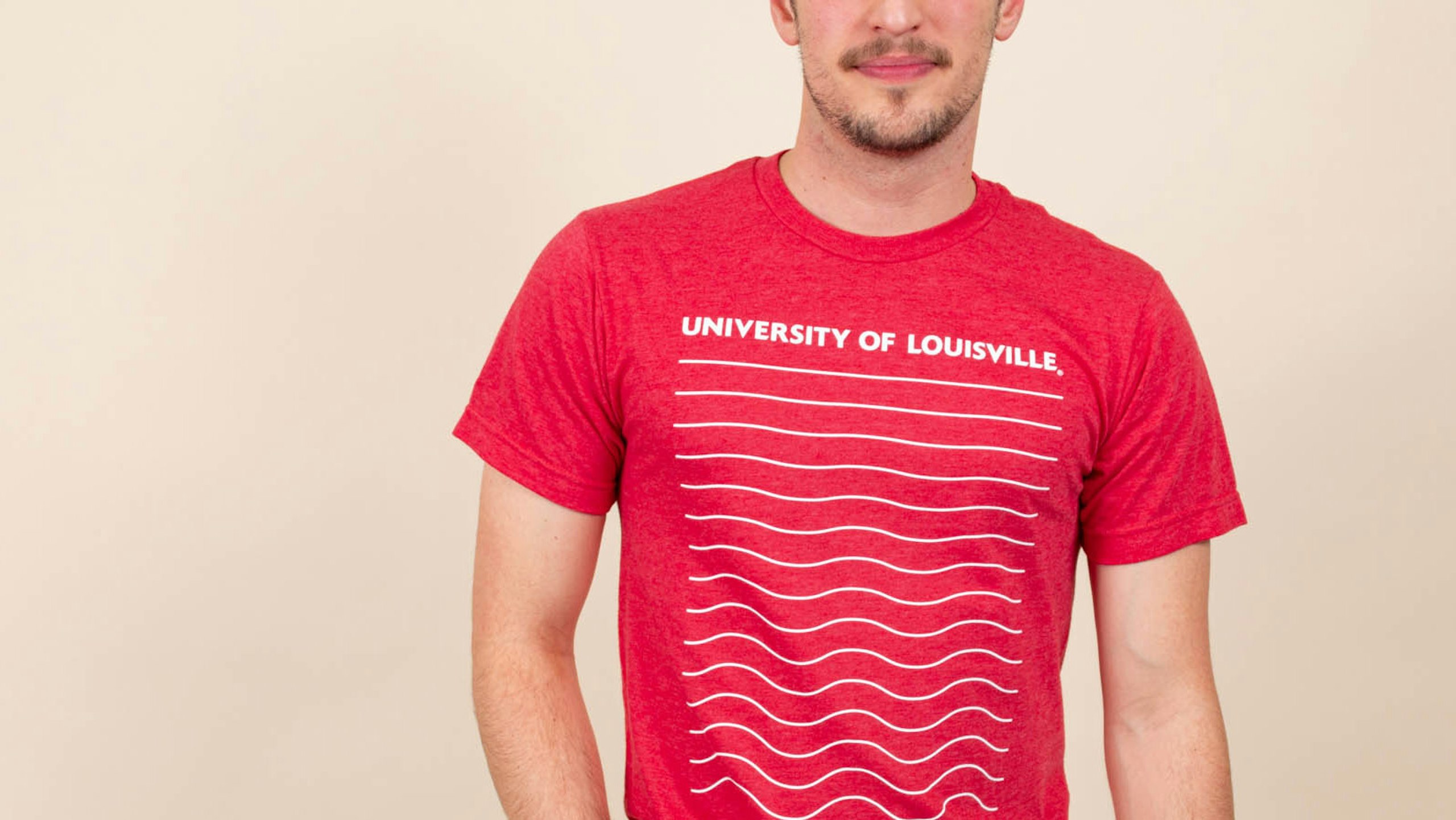 Man wearing a red t-shirt