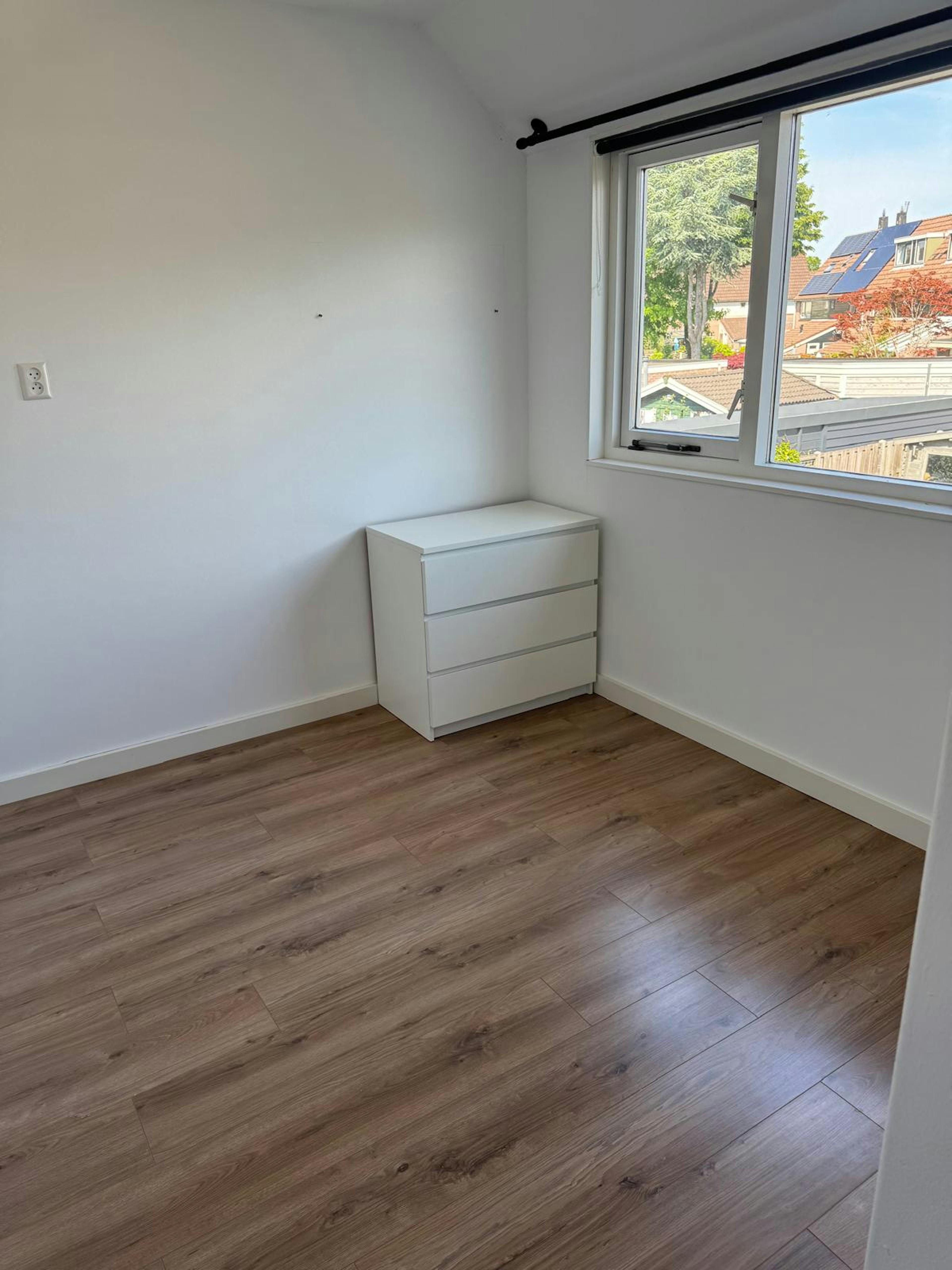 2e slaapkamer op 1e verdieping